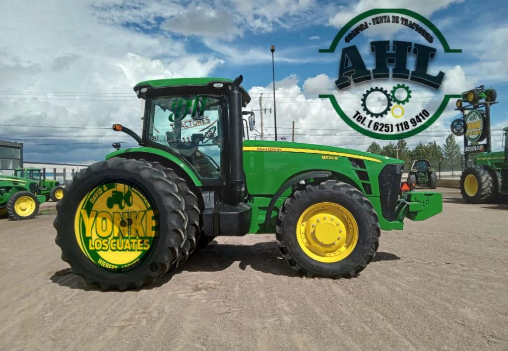 John Deere 8225 R