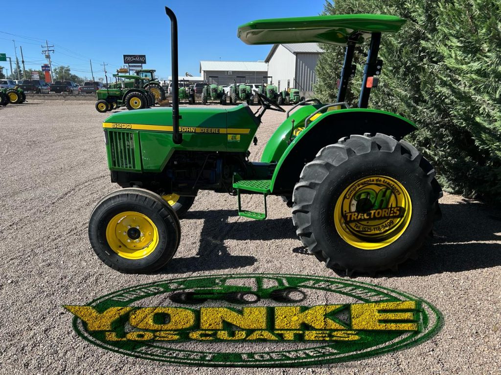 JOHN DEERE 5200